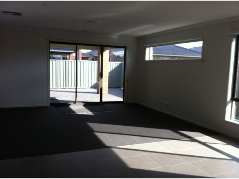 23 Arrow Road, Cranbourne VIC 3977