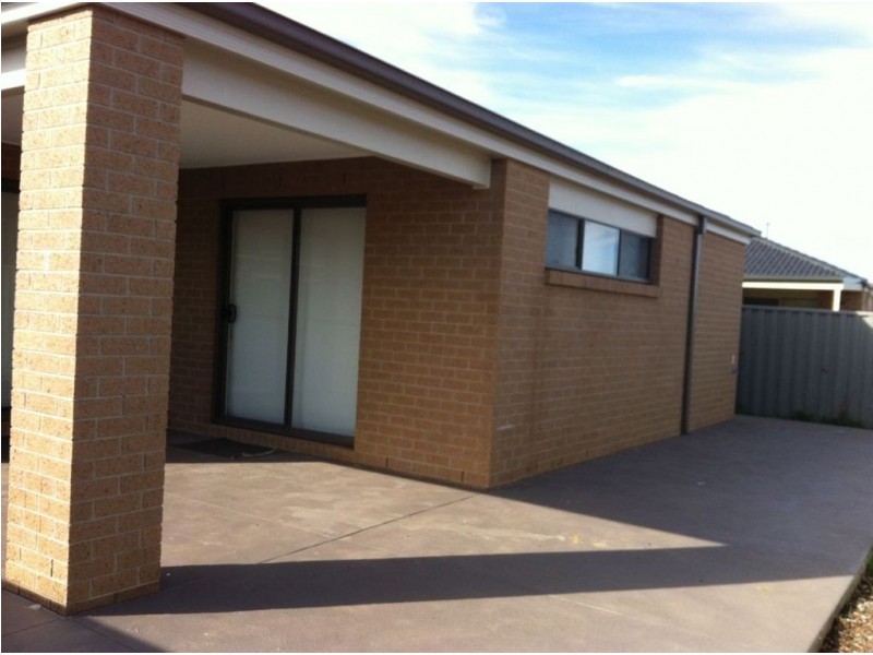 23 Arrow Road, Cranbourne VIC 3977