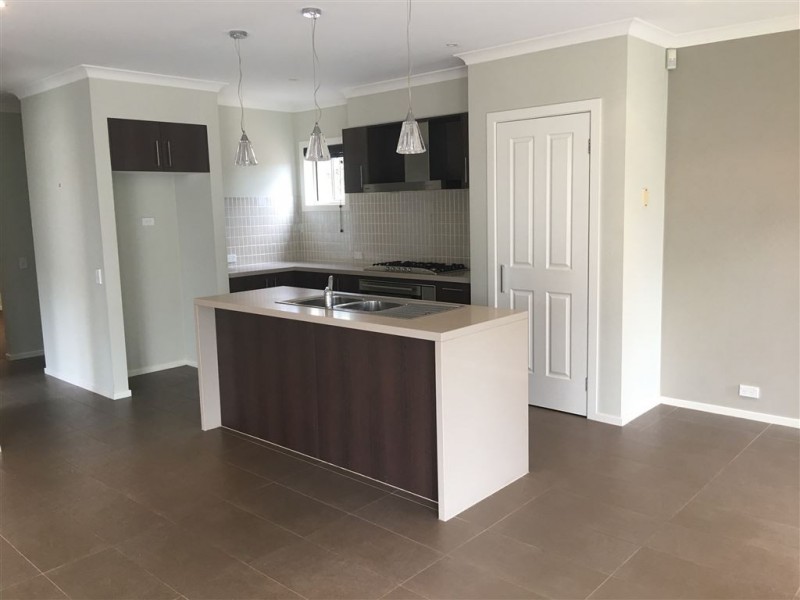 198 Linsell Blvd, Cranbourne East VIC 3977