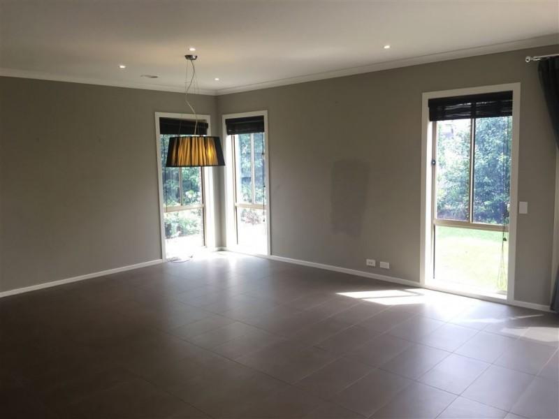 198 Linsell Blvd, Cranbourne East VIC 3977