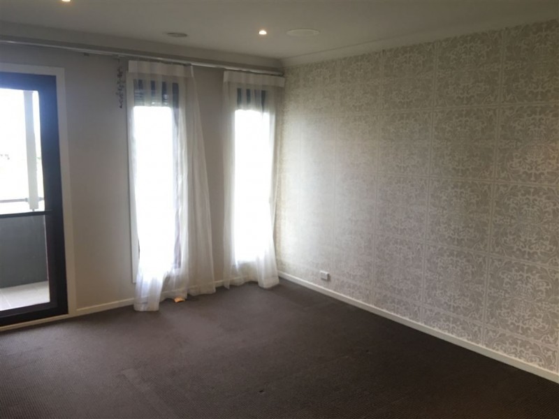 198 Linsell Blvd, Cranbourne East VIC 3977