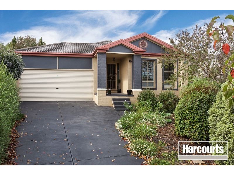12 Fairholme Blvd, Berwick VIC 3806