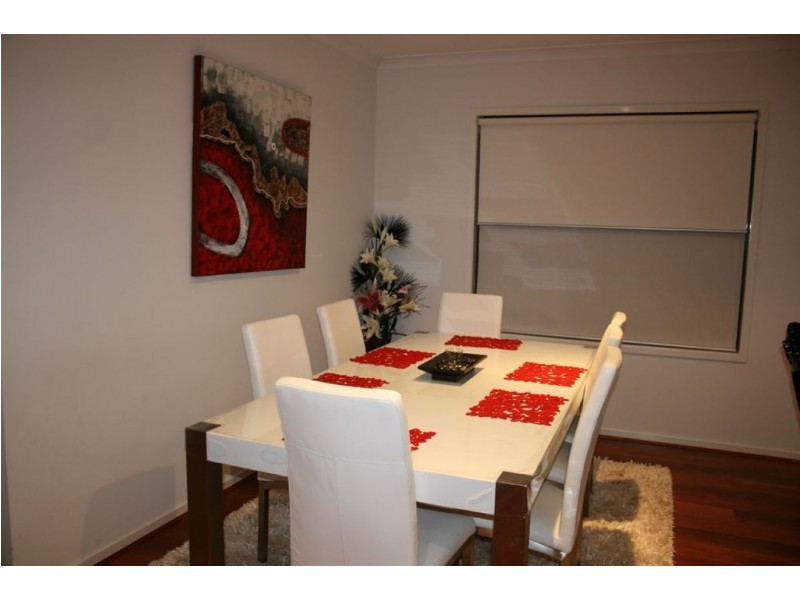 4 Lawrence Close, Pakenham VIC 3810