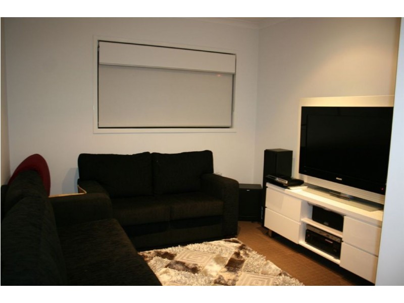 4 Lawrence Close, Pakenham VIC 3810