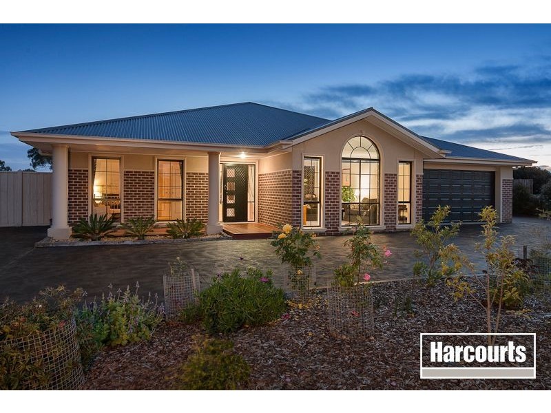 11 Coach House Lane, Beaconsfield VIC 3807