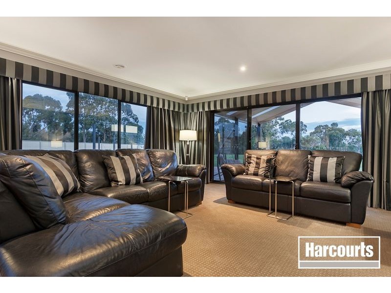 11 Coach House Lane, Beaconsfield VIC 3807
