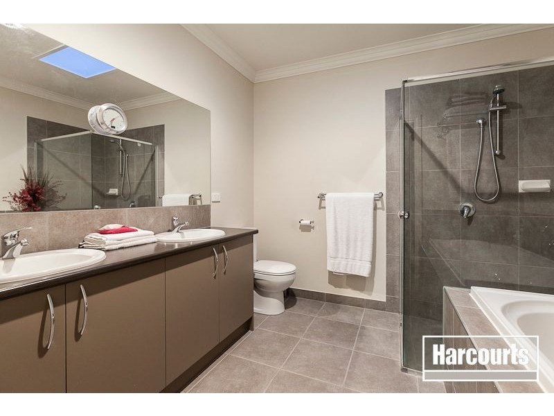 11 Coach House Lane, Beaconsfield VIC 3807