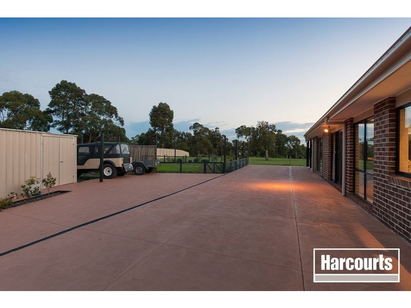 11 Coach House Lane, Beaconsfield VIC 3807