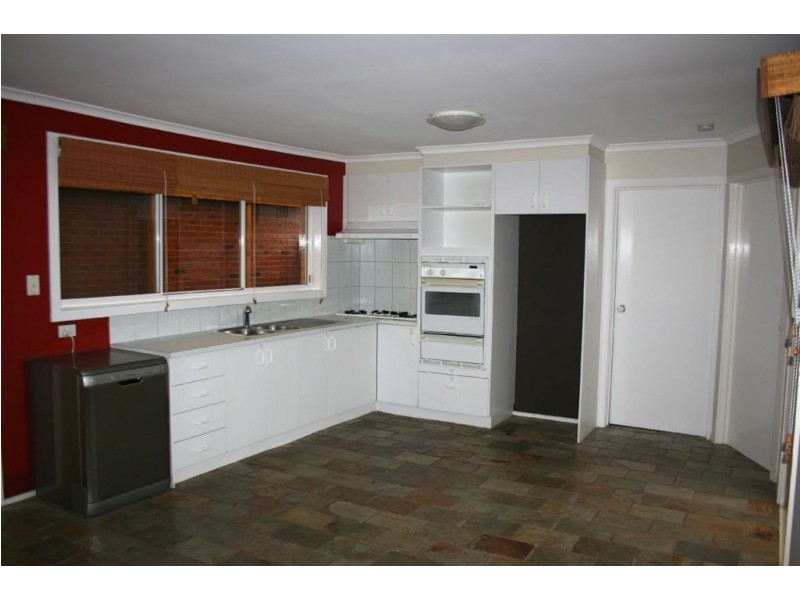 6 Sunnyside Drive, Berwick VIC 3806