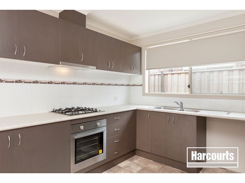 6 Rammer Way, Cranbourne East VIC 3977