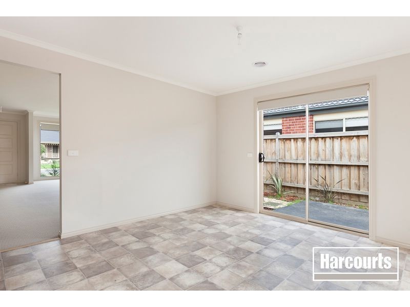 6 Rammer Way, Cranbourne East VIC 3977