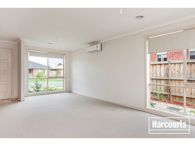 6 Rammer Way, Cranbourne East VIC 3977