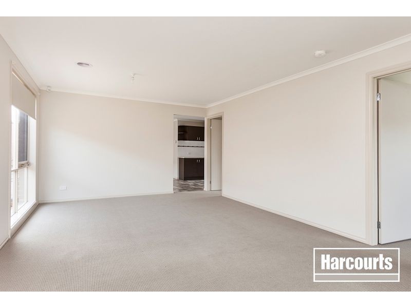6 Rammer Way, Cranbourne East VIC 3977