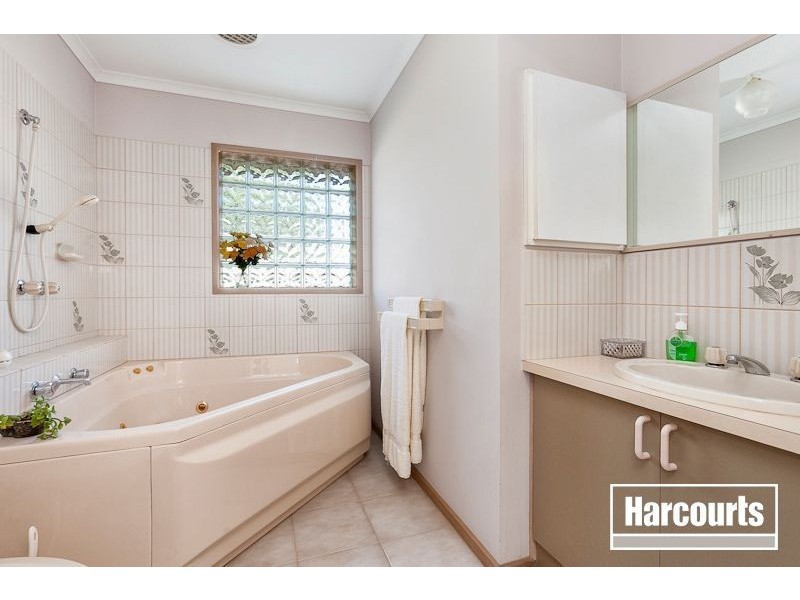 2/20 Binding Avenue, Cranbourne VIC 3977