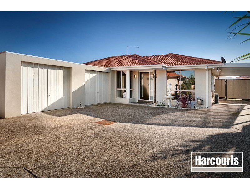 2/19 Harmon Close, Berwick VIC 3806