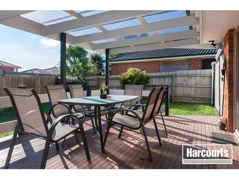 2/19 Harmon Close, Berwick VIC 3806