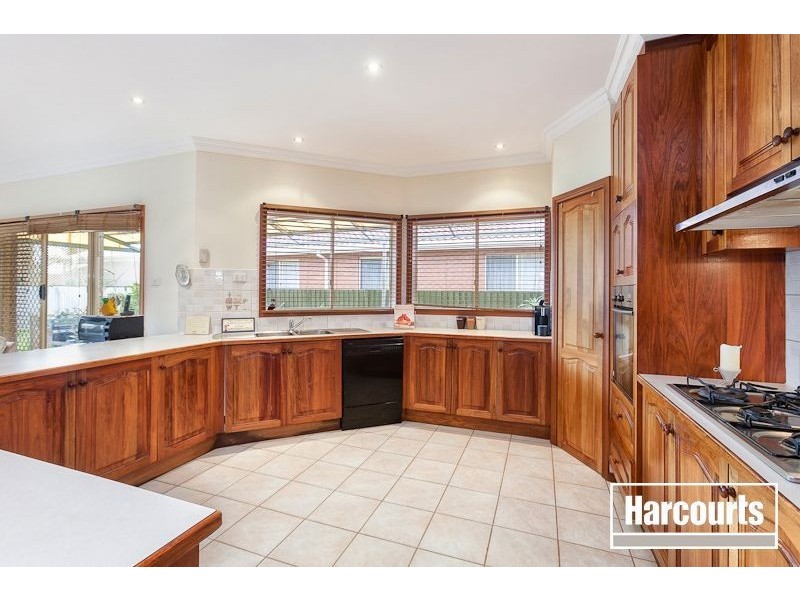 10 Fern Way, Narre Warren South VIC 3805