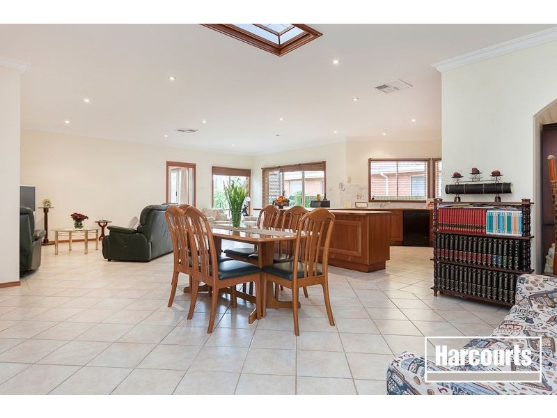 10 Fern Way, Narre Warren South VIC 3805