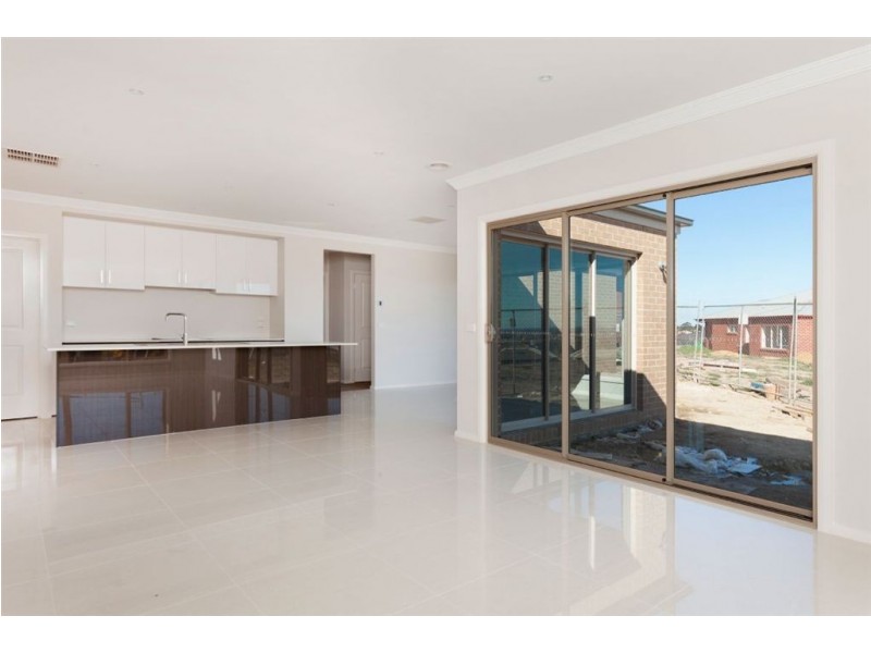 56 Grandvue Blvd, Pakenham VIC 3810