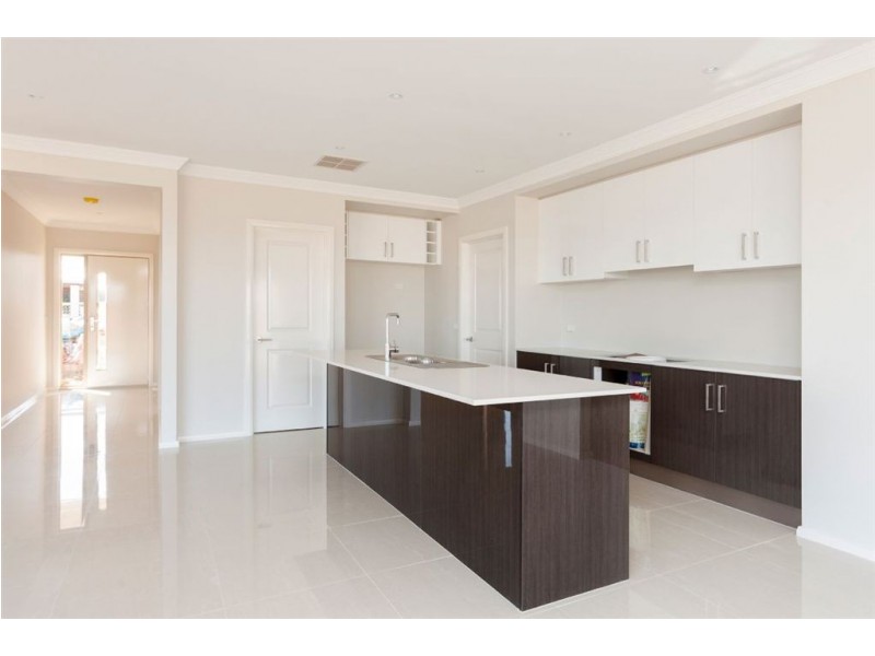 56 Grandvue Blvd, Pakenham VIC 3810