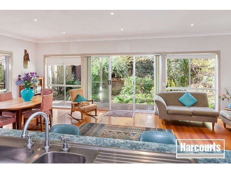 8 York Road, Berwick VIC 3806