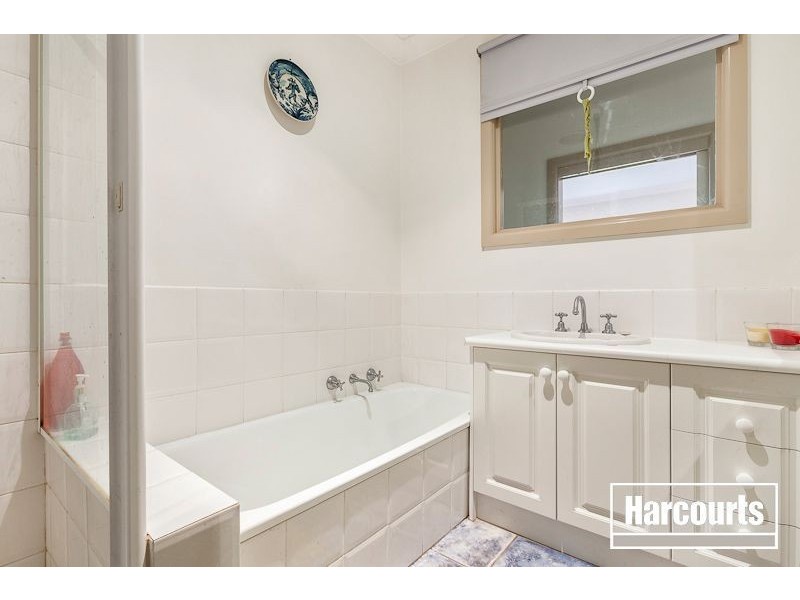 8 York Road, Berwick VIC 3806