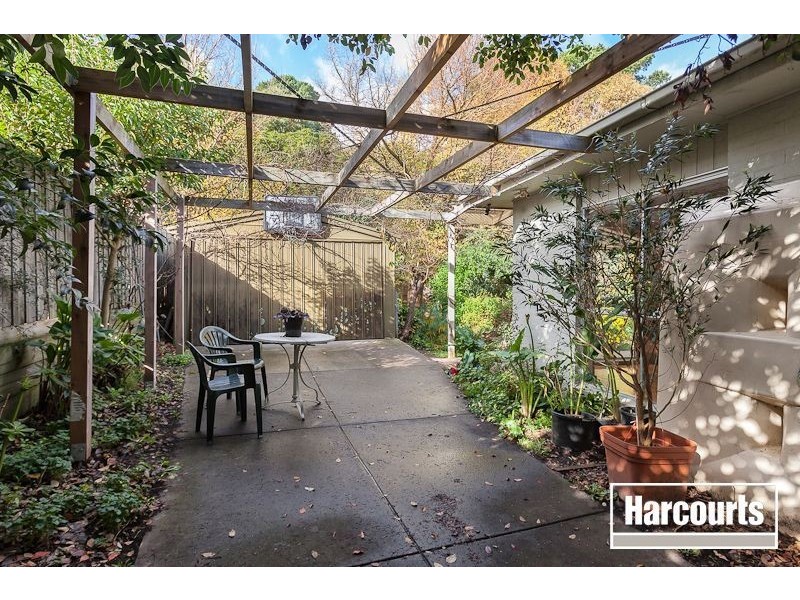 8 York Road, Berwick VIC 3806