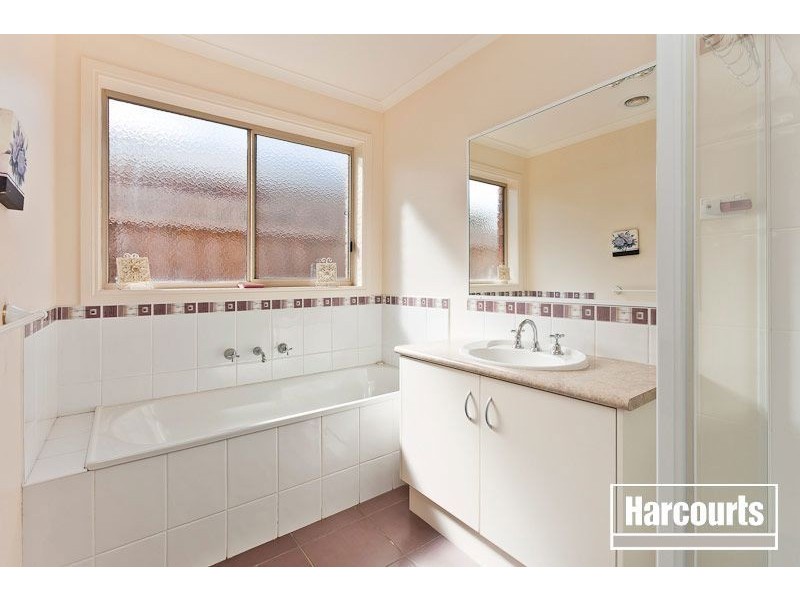 3 Sir Thomas Drive, Pakenham VIC 3810