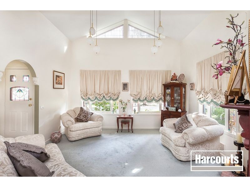 1 Adelaide Close, Berwick VIC 3806