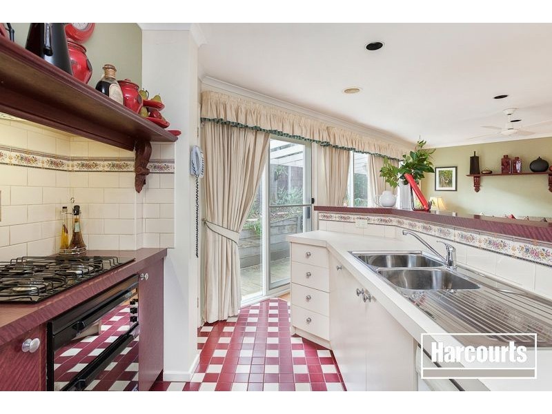 1 Adelaide Close, Berwick VIC 3806