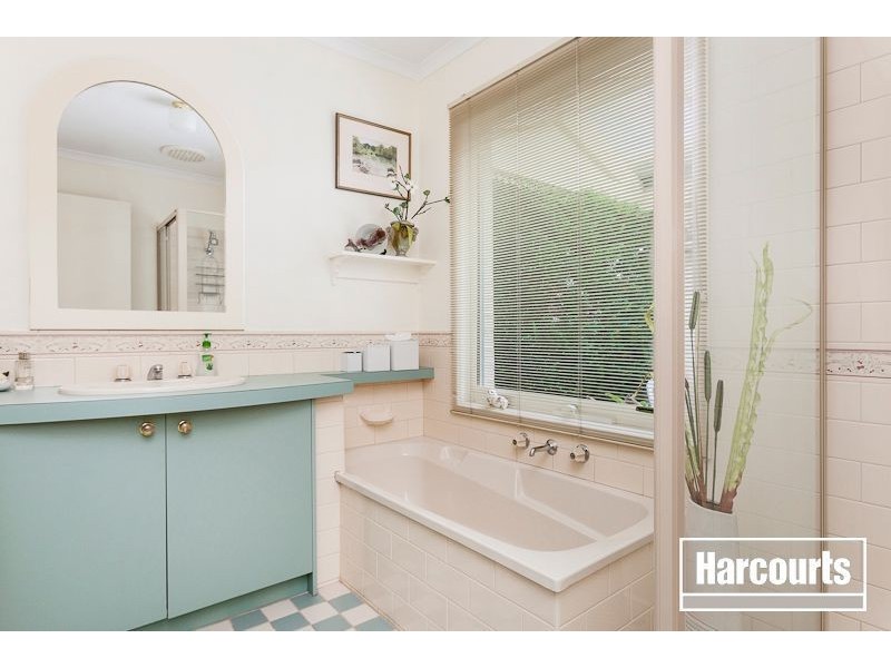 1 Adelaide Close, Berwick VIC 3806