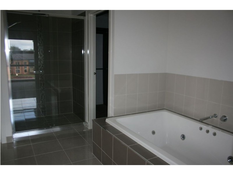 10 Snowgum Court, Narre Warren South VIC 3805