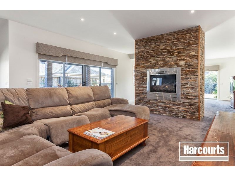 35 Bernly Blvd, Berwick VIC 3806