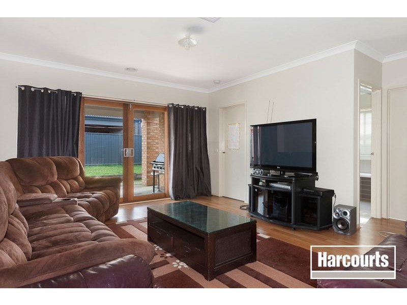 11 Karlson Way, Cranbourne North VIC 3977