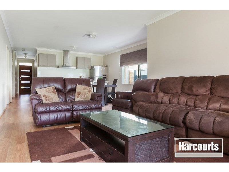 11 Karlson Way, Cranbourne North VIC 3977