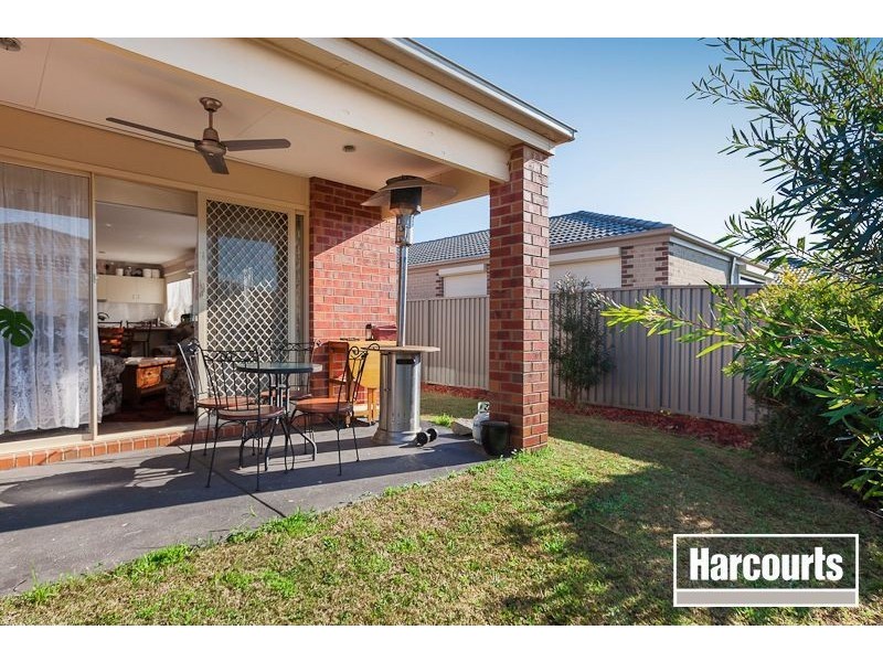 17 Avalon Cresent, Cranbourne East VIC 3977