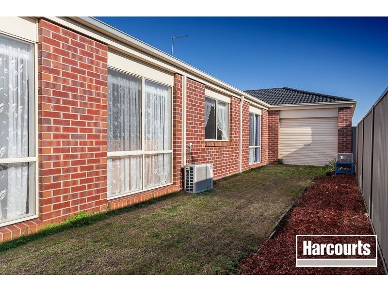 17 Avalon Cresent, Cranbourne East VIC 3977