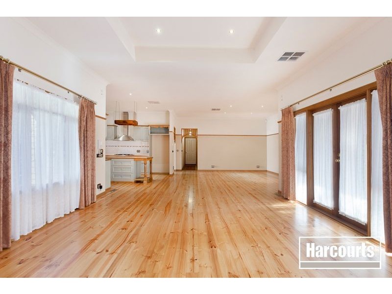 18 Hunt Club Road, Narre Warren South VIC 3805