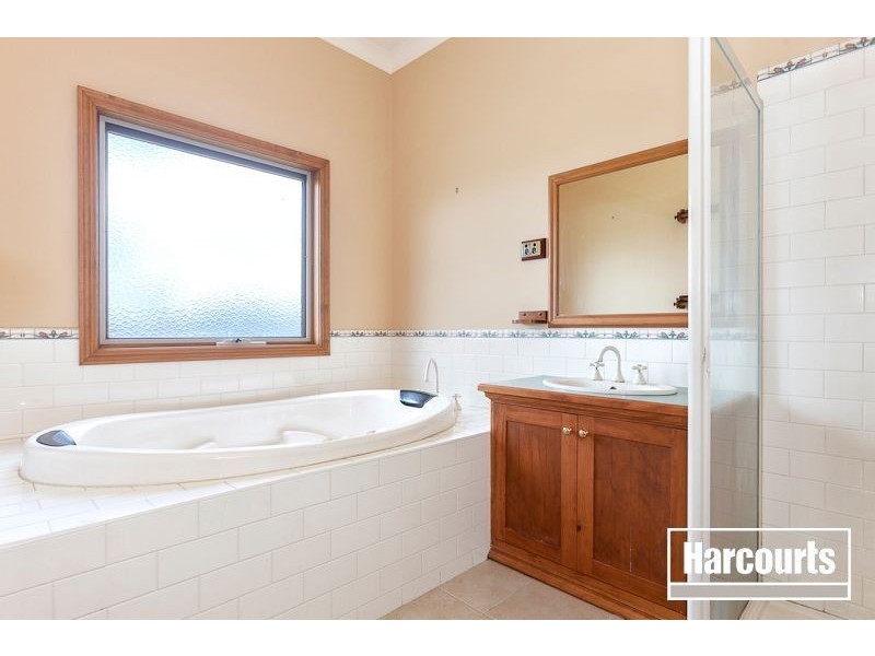 18 Hunt Club Road, Narre Warren South VIC 3805