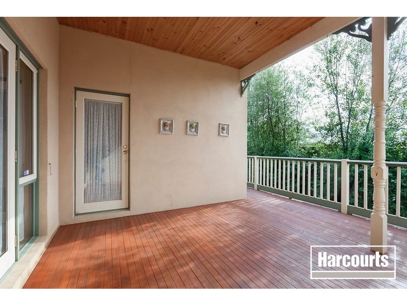 18 Hunt Club Road, Narre Warren South VIC 3805
