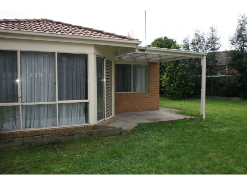 1 Regent Close, Berwick VIC 3806