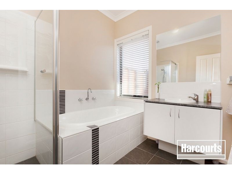 7 Harvest Road, Officer VIC 3809