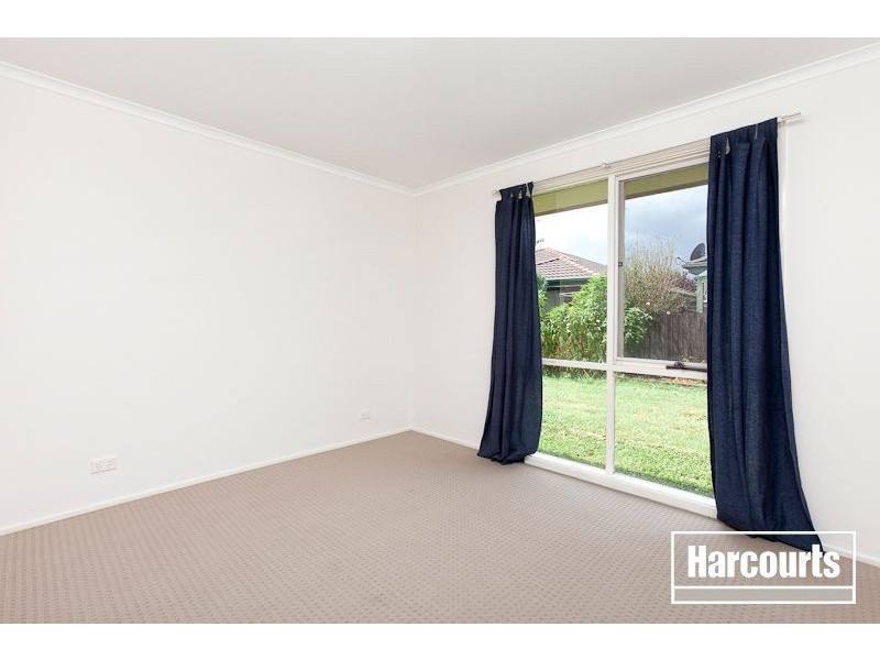 17 Collins Crescent, Berwick VIC 3806