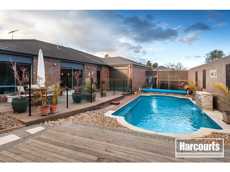 11 Lowanna Street, Berwick VIC 3806