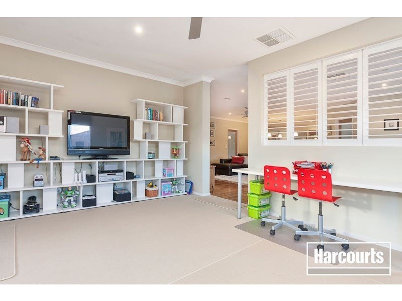 11 Lowanna Street, Berwick VIC 3806