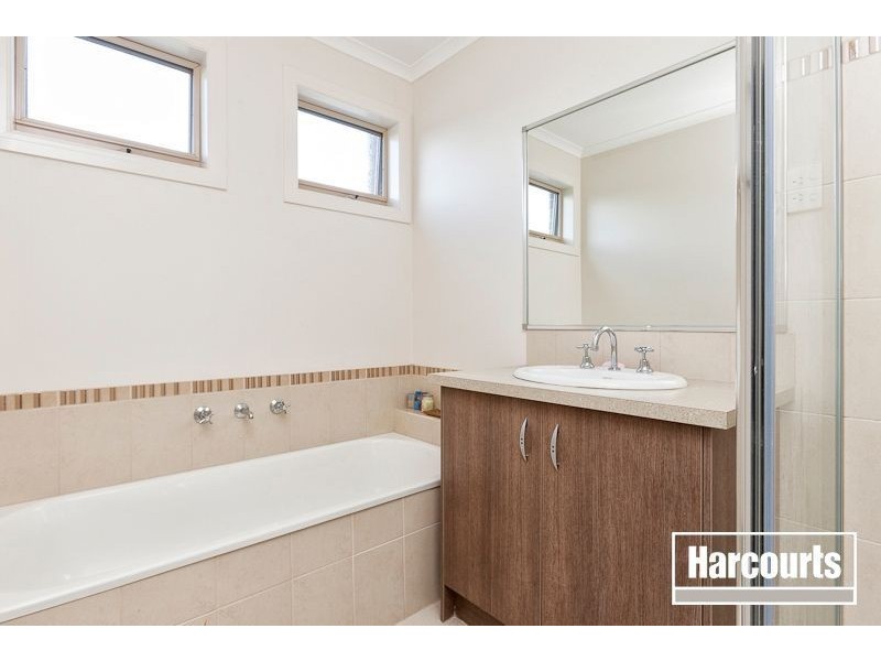 35 Falling Water Drive, Pakenham VIC 3810