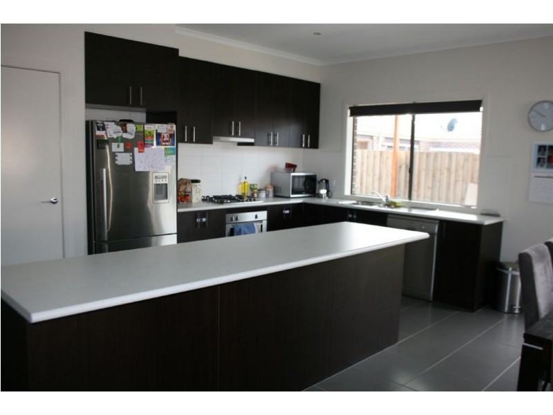 14 Pomergranate Way, Pakenham VIC 3810