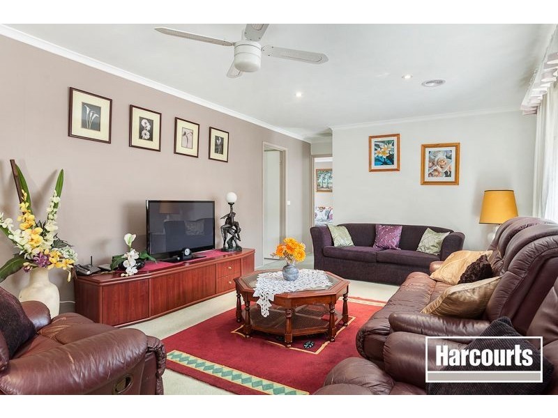 38 Cobblestone Avenue, Narre Warren South VIC 3805