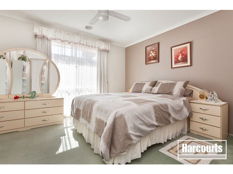 38 Cobblestone Avenue, Narre Warren South VIC 3805