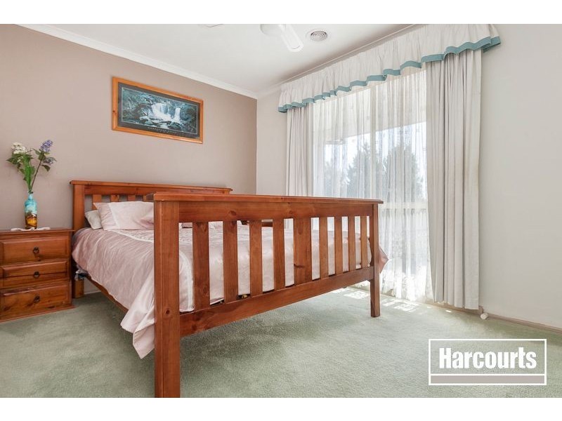 38 Cobblestone Avenue, Narre Warren South VIC 3805